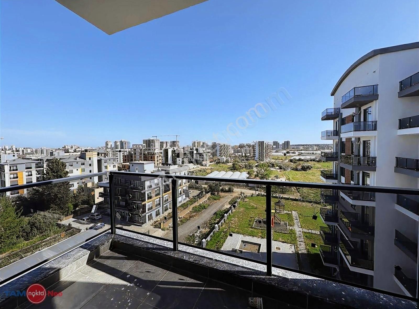 Altıntaş'ta, Ana Yola Yakın, Site İçerisinde Satılık Daire
