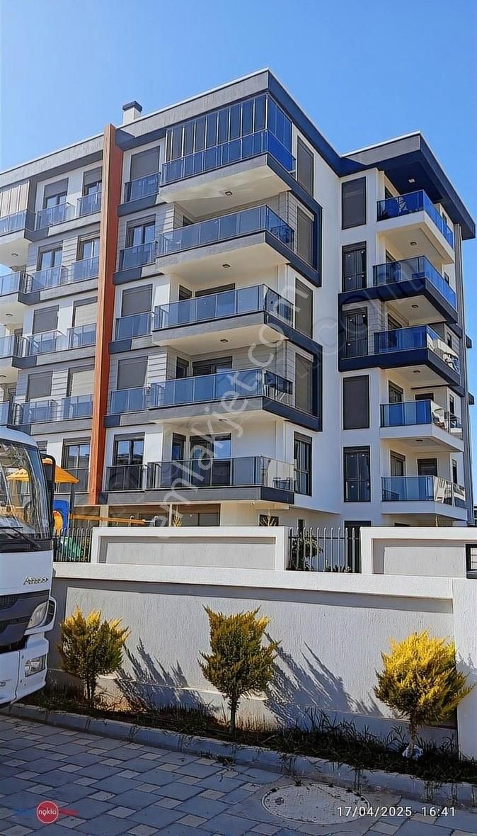 Antalya Aksu Altıntaş Oturuma Hazır Geniş Site İçi Satılık 2+1