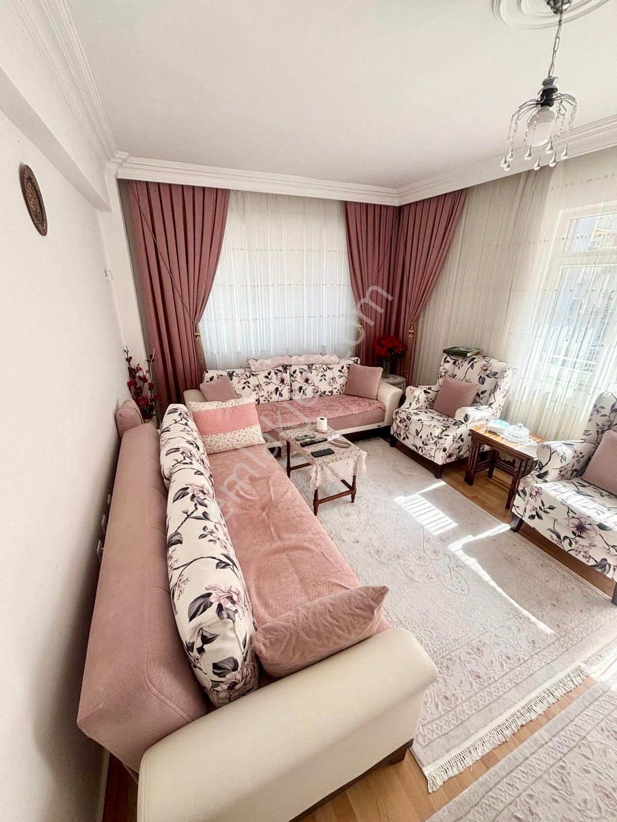 Ayr Gayrimenkul’den Kadıköy Mah 2+1 2.kat Ara Kat Dış Cepheli Balkonlu Krediye Uygun Kupon Daire
