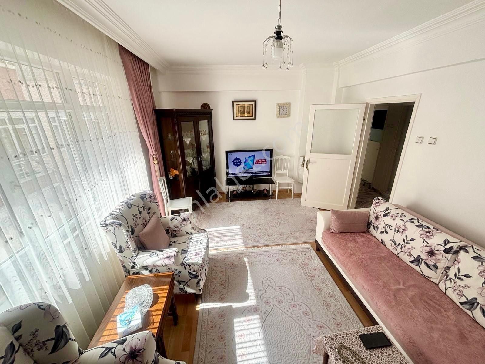 Gençbay Emlak'tan Kadıköy Mah 2.kat 2+1 Ara Kat Dış Cepheli Acil Satılık Yatırımlık Daire