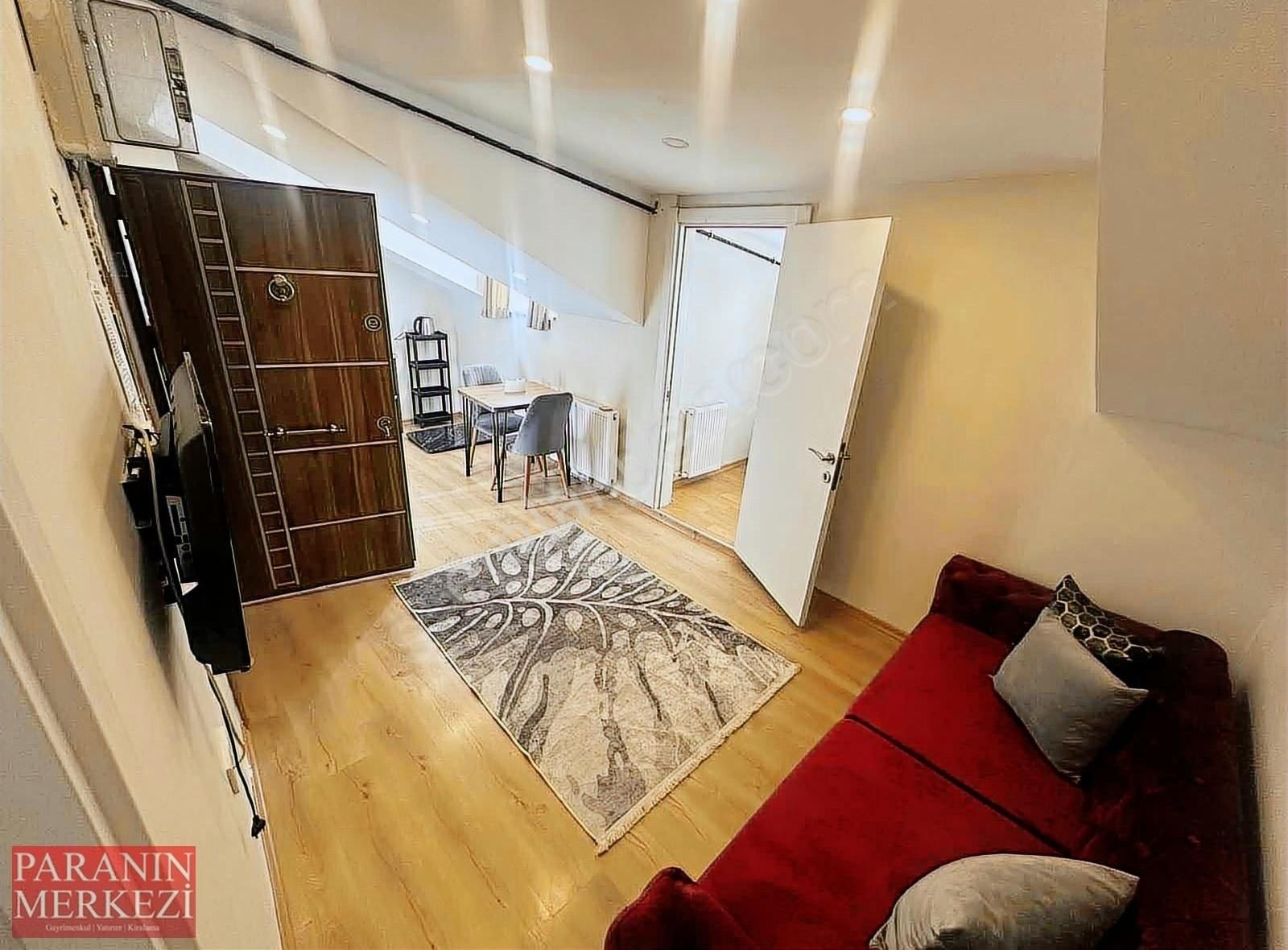Para'dan Full Eşyalı 2+1 Adliye Ve Metrobüse 8 Dk Yürüme