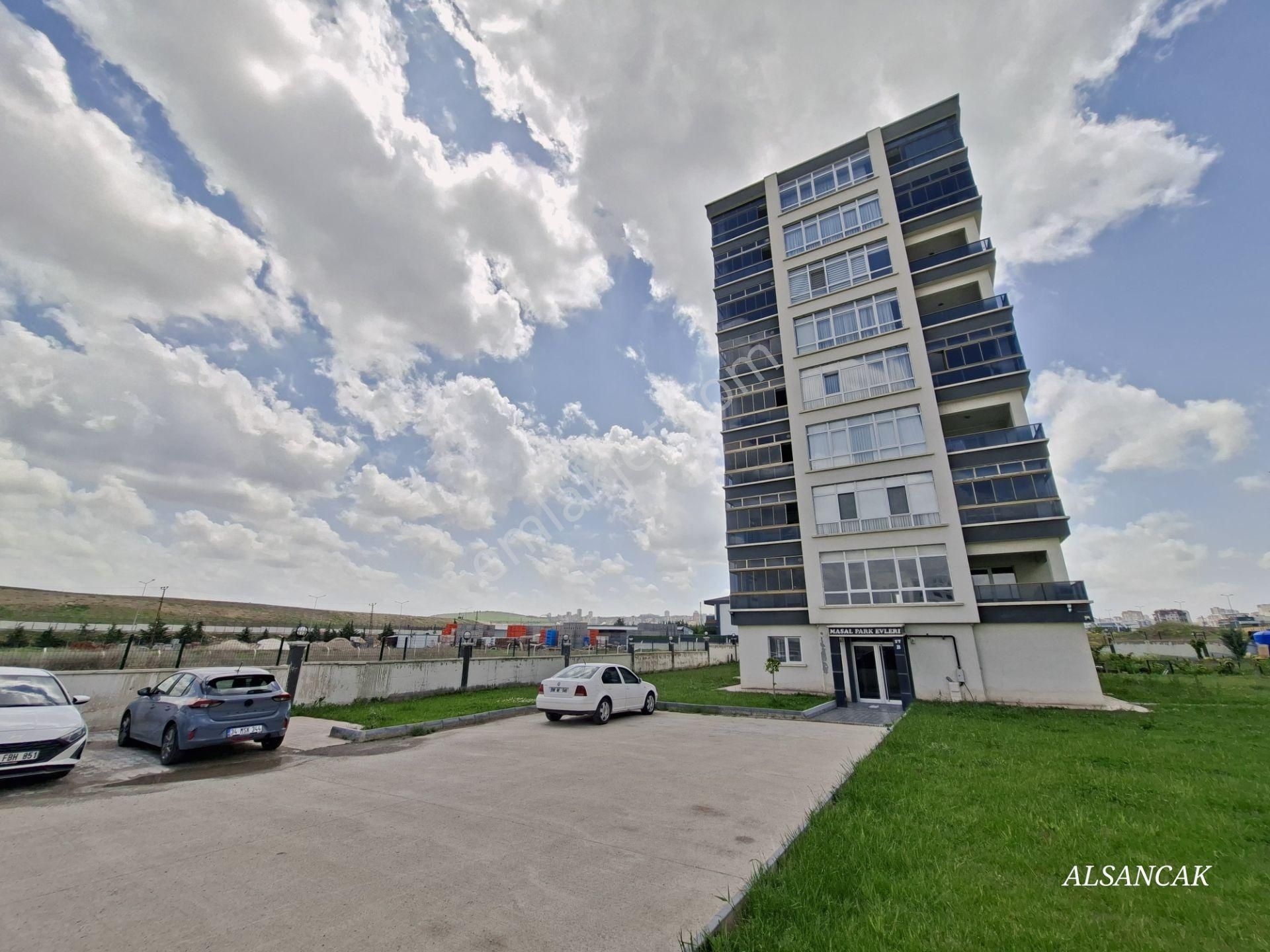 Bağlıca Da Hobi Bahçeli 3 Balkonlu Kilerli Sitede 4+1 Katta Satılık Daire
