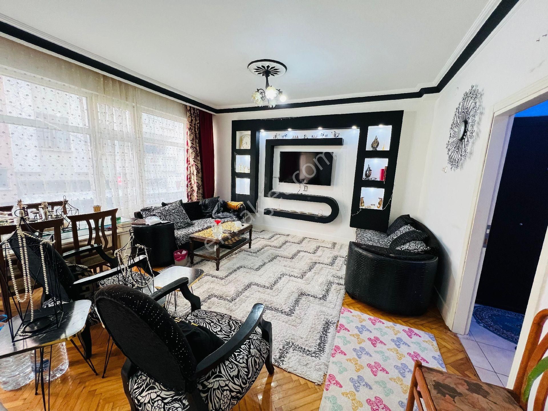 Rekoor Emlaktan Modern Pazarında 3+1 Satılık Fırsat Daire