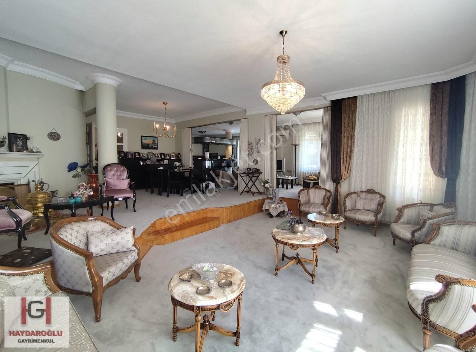 Antep Lisesi Yanı Bahçelievler'de Kiralık 5+1 İşyeri ＆ Daire