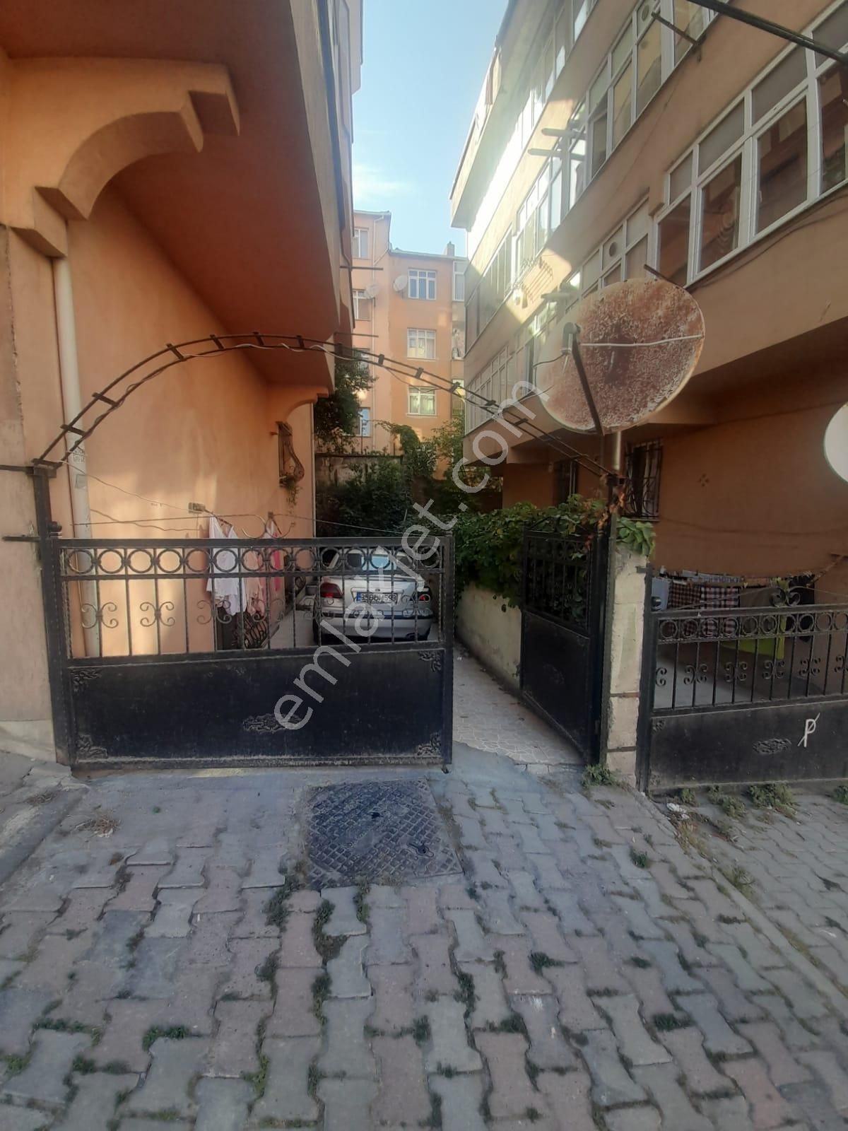 Gaziosmanpaşa Bağlarbaşında Ters Dubleks /3+2 / 170m2/bahçeli Otoparklı Asansörlü / Satılık Daire