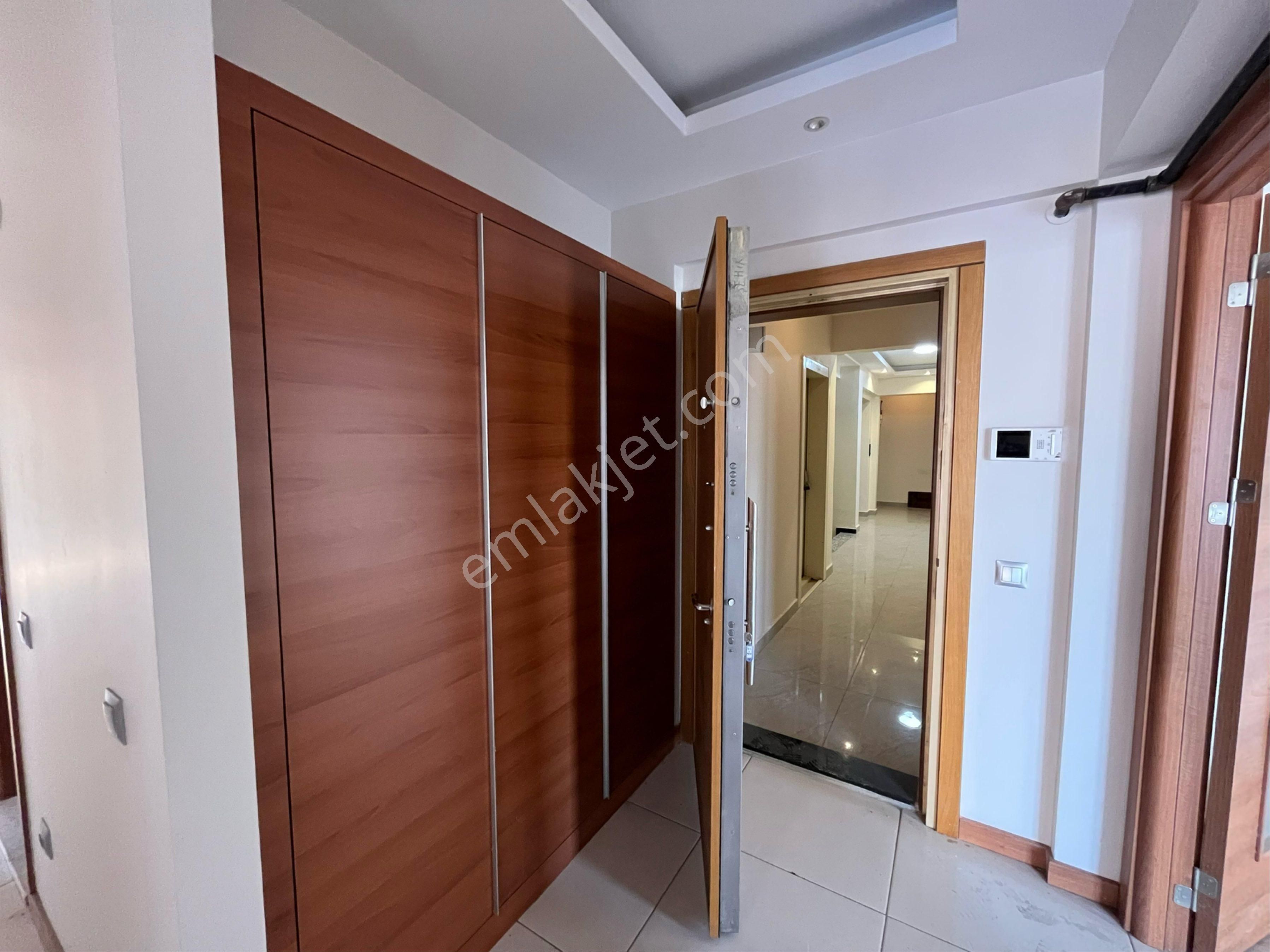 Ataşehir Müstakil Teraslı Ferah 3+1 Satılık - Görsel 4