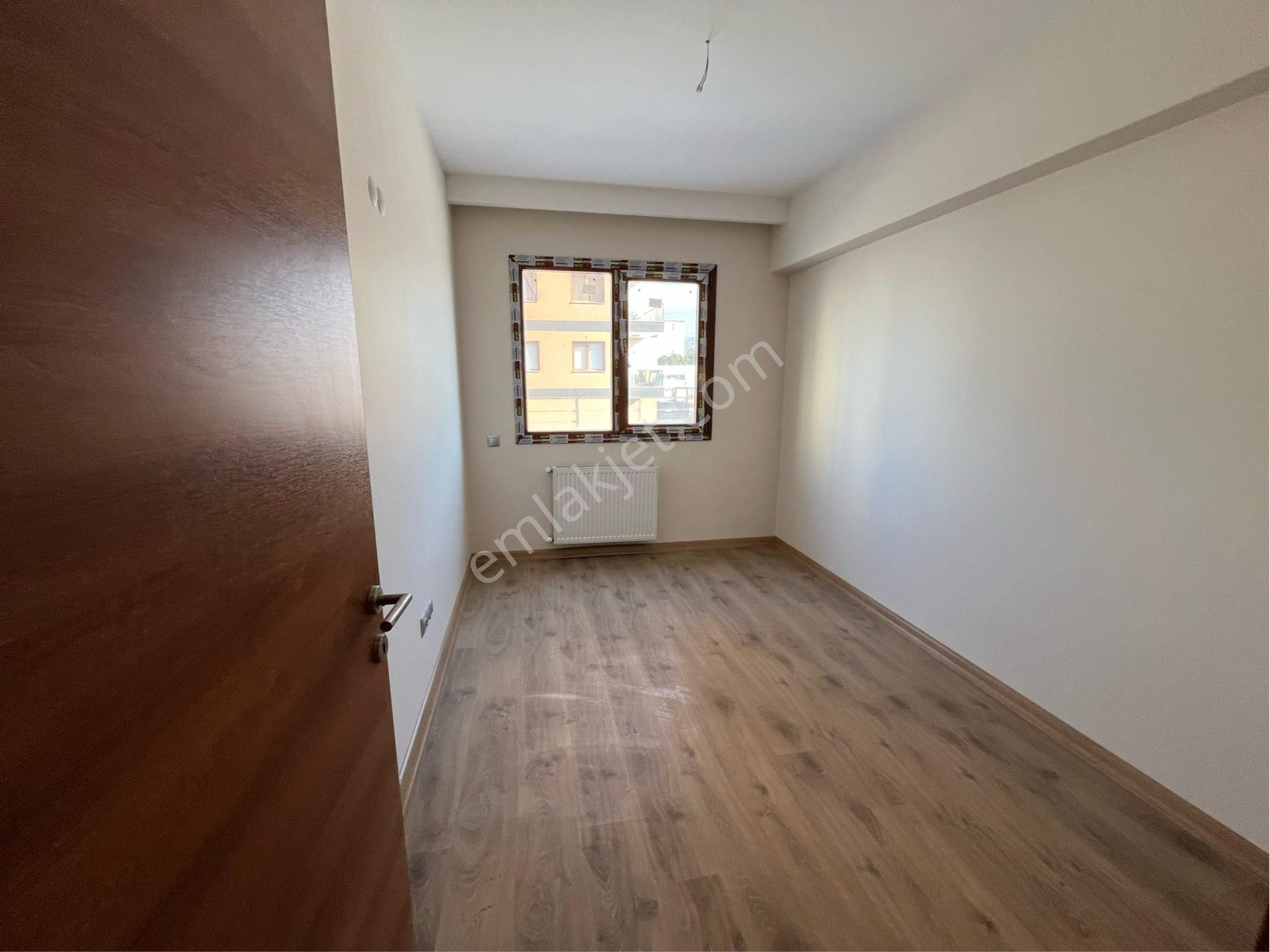 Ataşehir Müstakil Teraslı Ferah 3+1 Satılık - Görsel 12