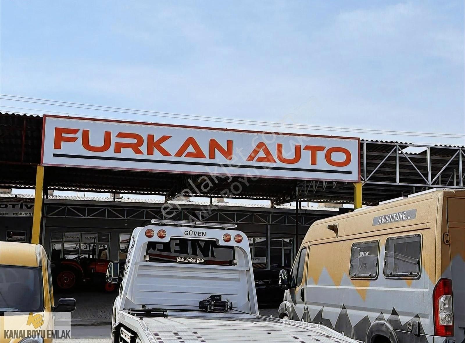Kanalboyu Emlak'tan Galericiler Sitesin'de 200 M2 Satılık Dükkan