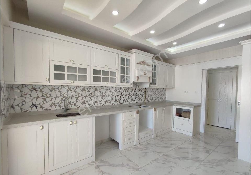 Kısacık'dan İbni-sina Mah. Kiralık 3,5+1 Daire