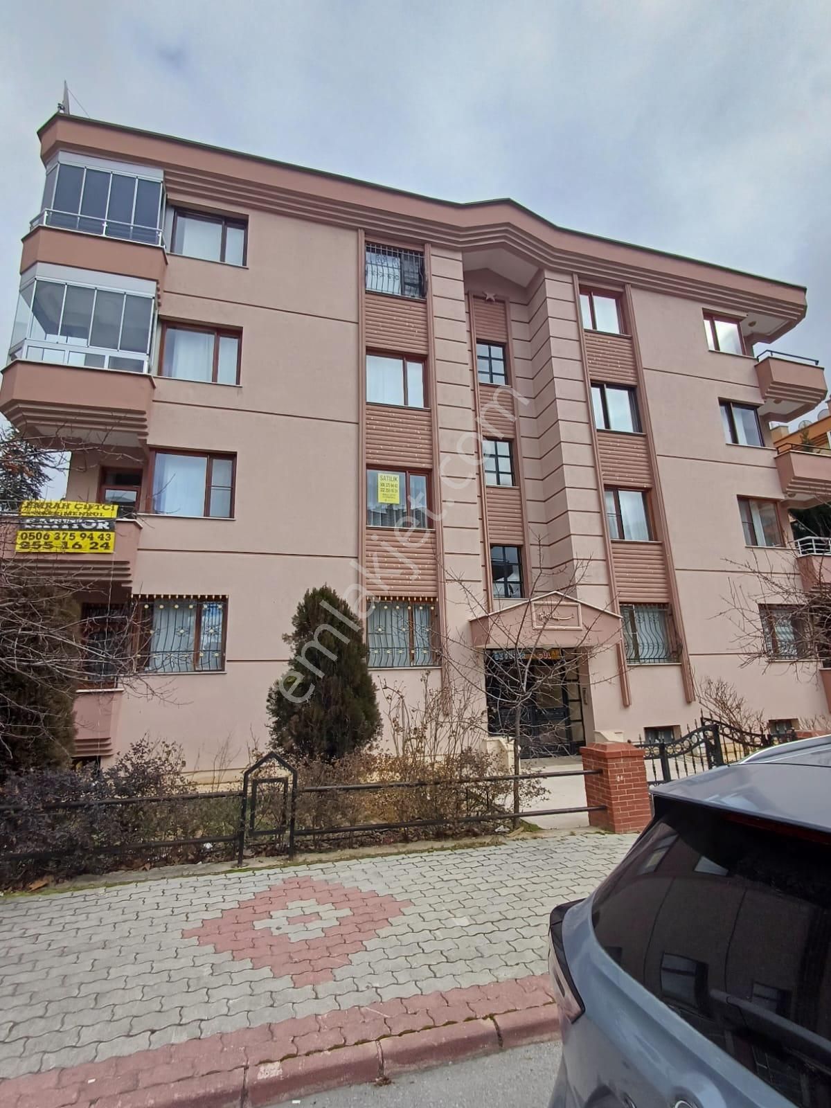 Emrah Çiftci'den Selçuklu Sancak Mah.medaş Arkası Satılık 3+1 Arakat Bakımlı Daire