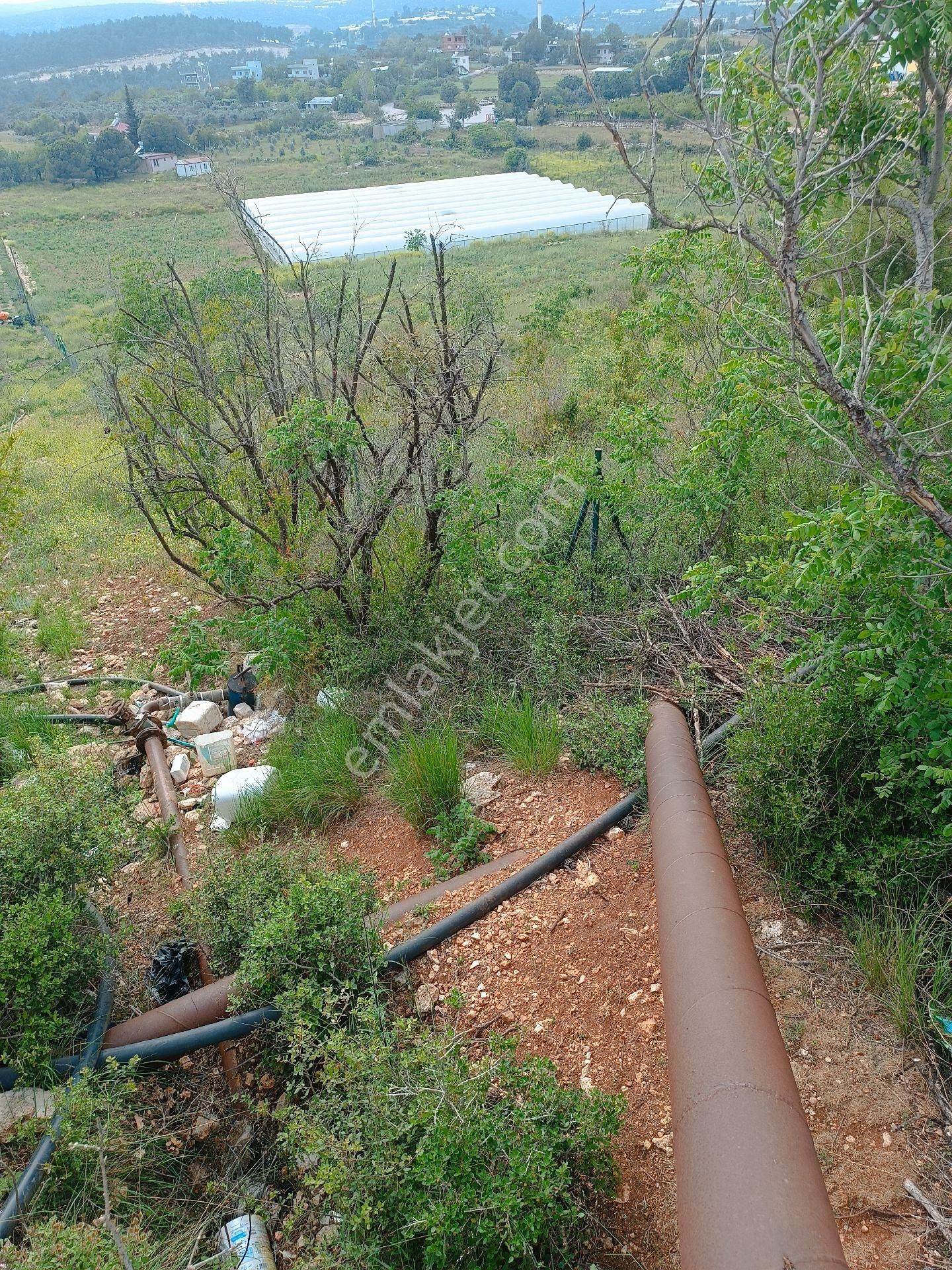Erdemli Yaylasında Yatirimlik Ev Ve Arsasi Bahcesi Ve Serasiyla Satılık - Görsel 16