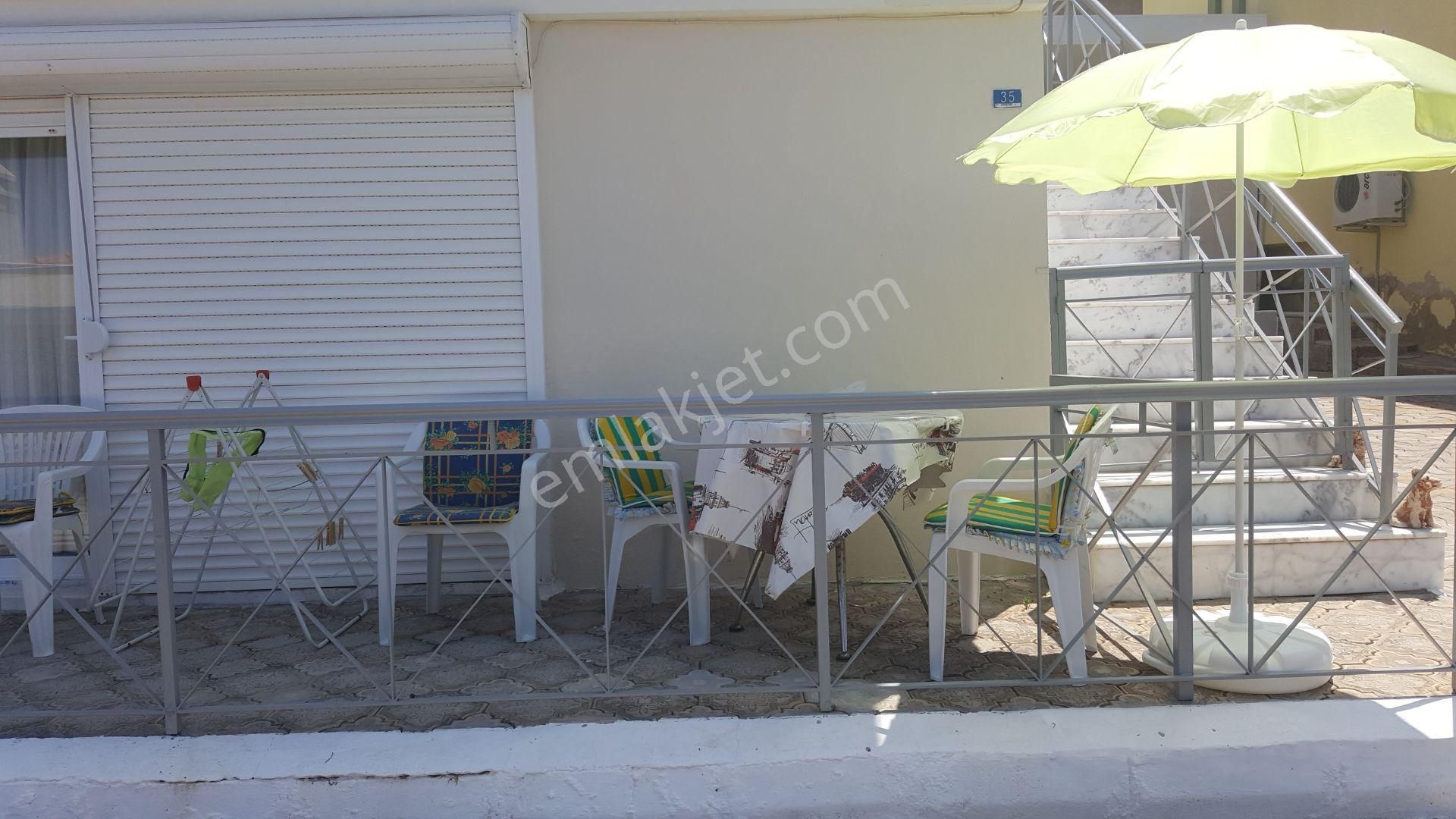 Kuşadası Karaova Mevkiin'de Tam Eşyalı Kiralık 1+1daire Havuzlu Ve Güvenlikli Plaja 1 Km Mesafede - Görsel 4