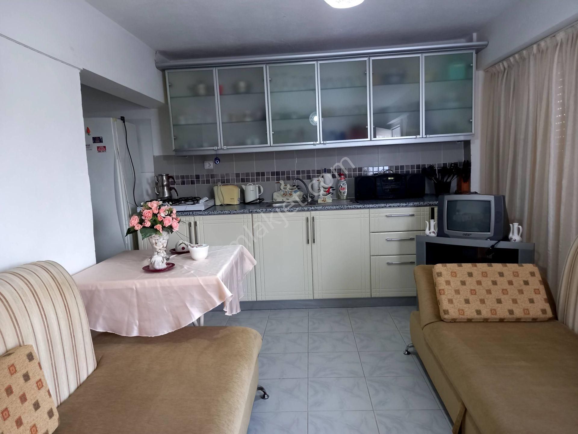 Kuşadası Karaova Mevkiin'de Tam Eşyalı Kiralık 1+1daire Havuzlu Ve Güvenlikli Plaja 1 Km Mesafede - Görsel 13