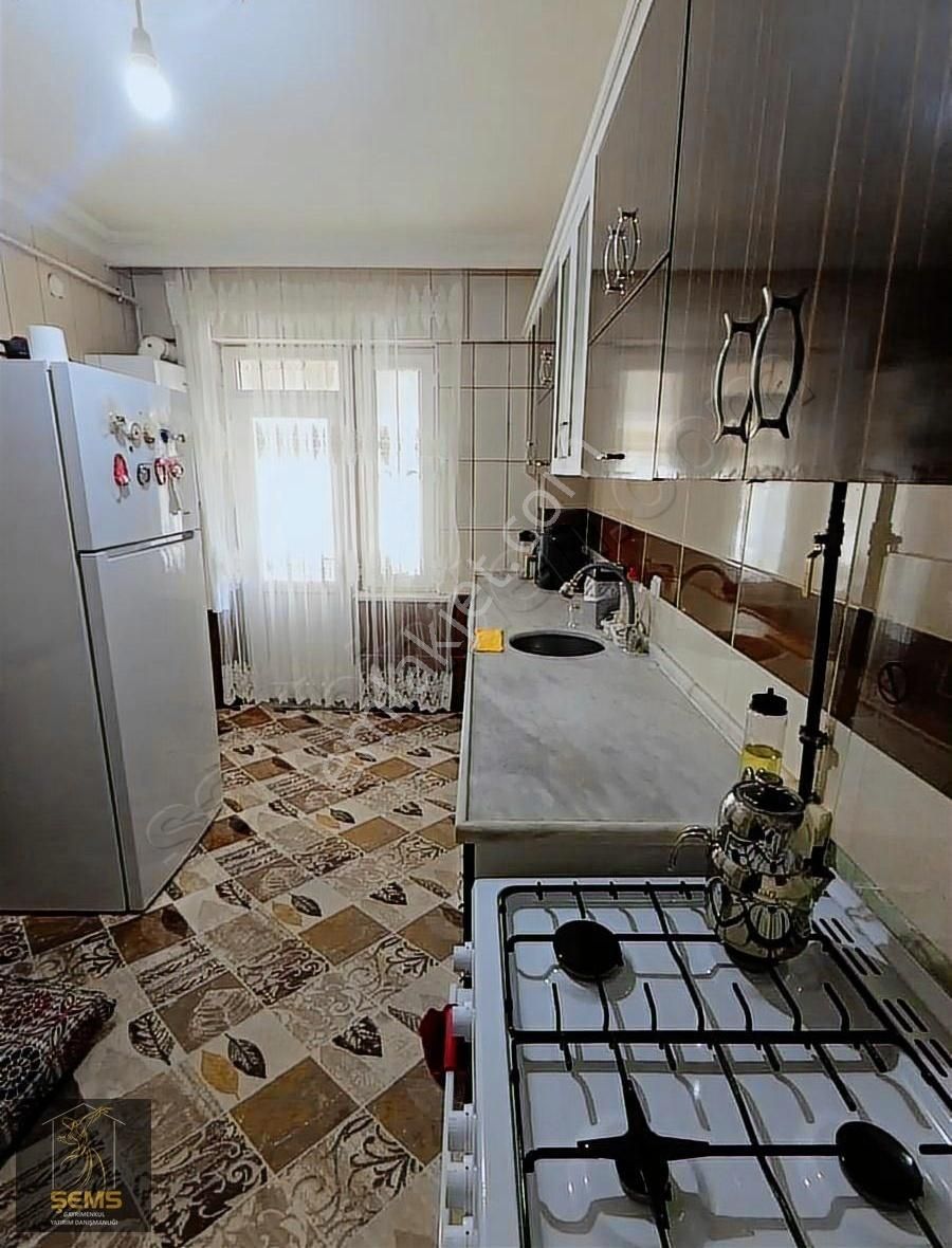 Veysel Karani Caddesi'ne Yakın 3+1 Site İçi Satılık Daire