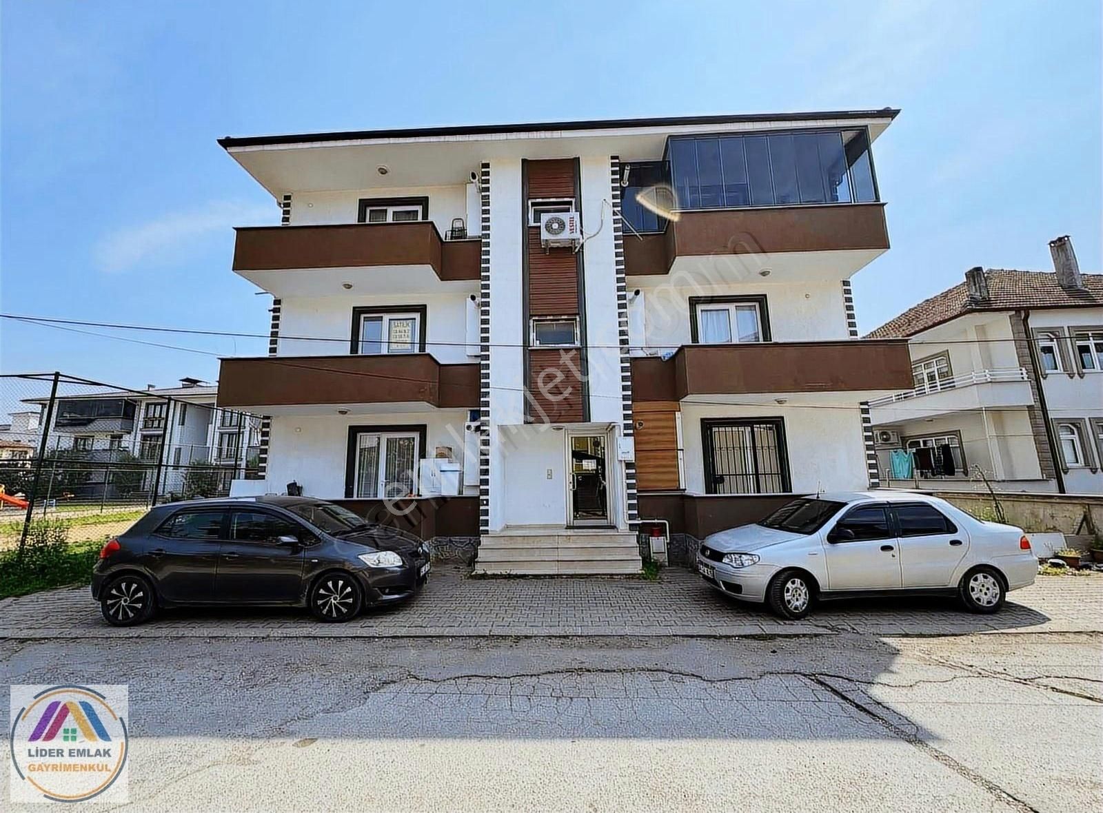Lider Emlaktan Orta Kat Satılık 2+1 Daire !!!