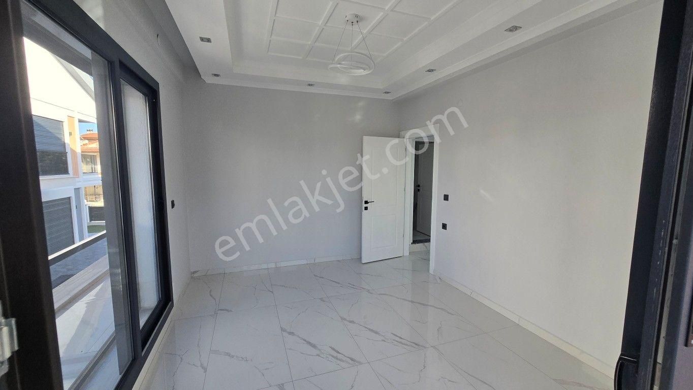 Didim Mavişehir'de Güvenlikli Sitede Havuzlu Tripleks Villa! - Görsel 12