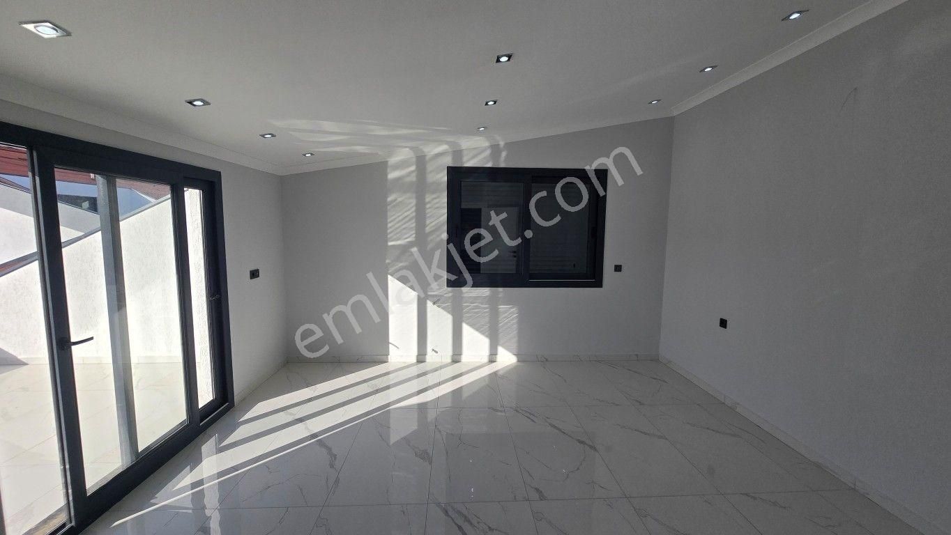Didim Mavişehir'de Güvenlikli Sitede Havuzlu Tripleks Villa! - Görsel 15