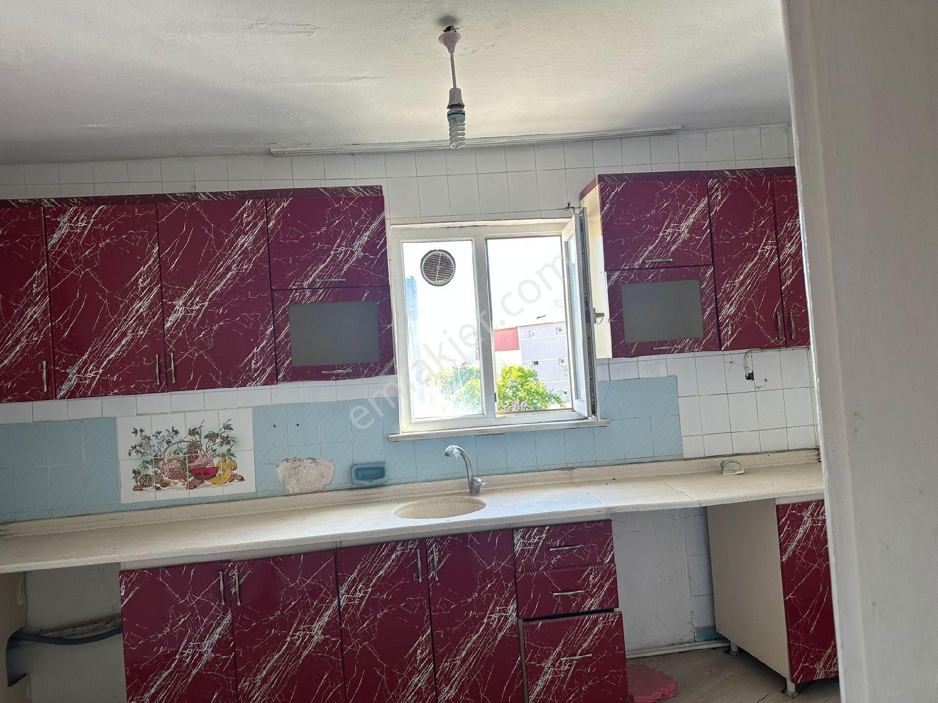 Çerkezköy Baglikta 3 Katlı Müstakil Evin Üçüncü Katı Satılık 3+1 Daire Kısa Süreli Ne 1850