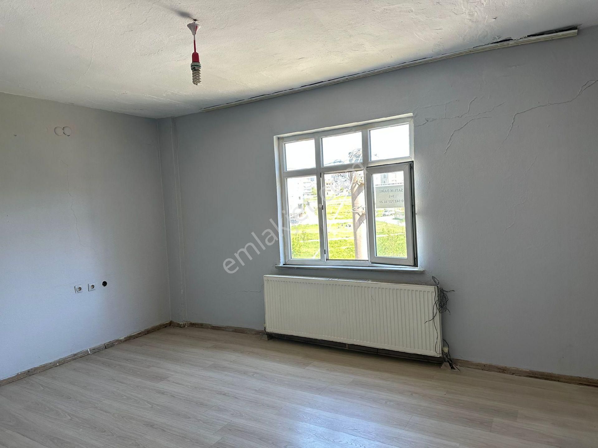 Çerkezköy Baglikta 3 Katlı Müstakil Evin Üçüncü Katı Satılık 3+1 Daire Kısa Süreli Ne 1850 - Görsel 10