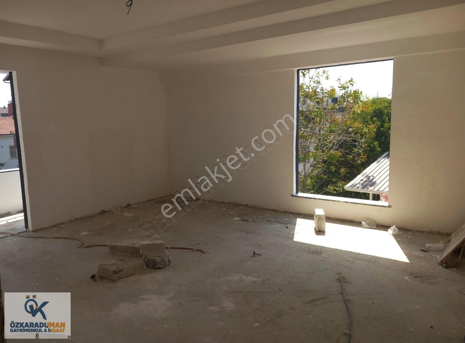 Ertuğrul Gazi Mah 180 M2 3+1 Dubleks Eğimsiz 1 Aya Teslim