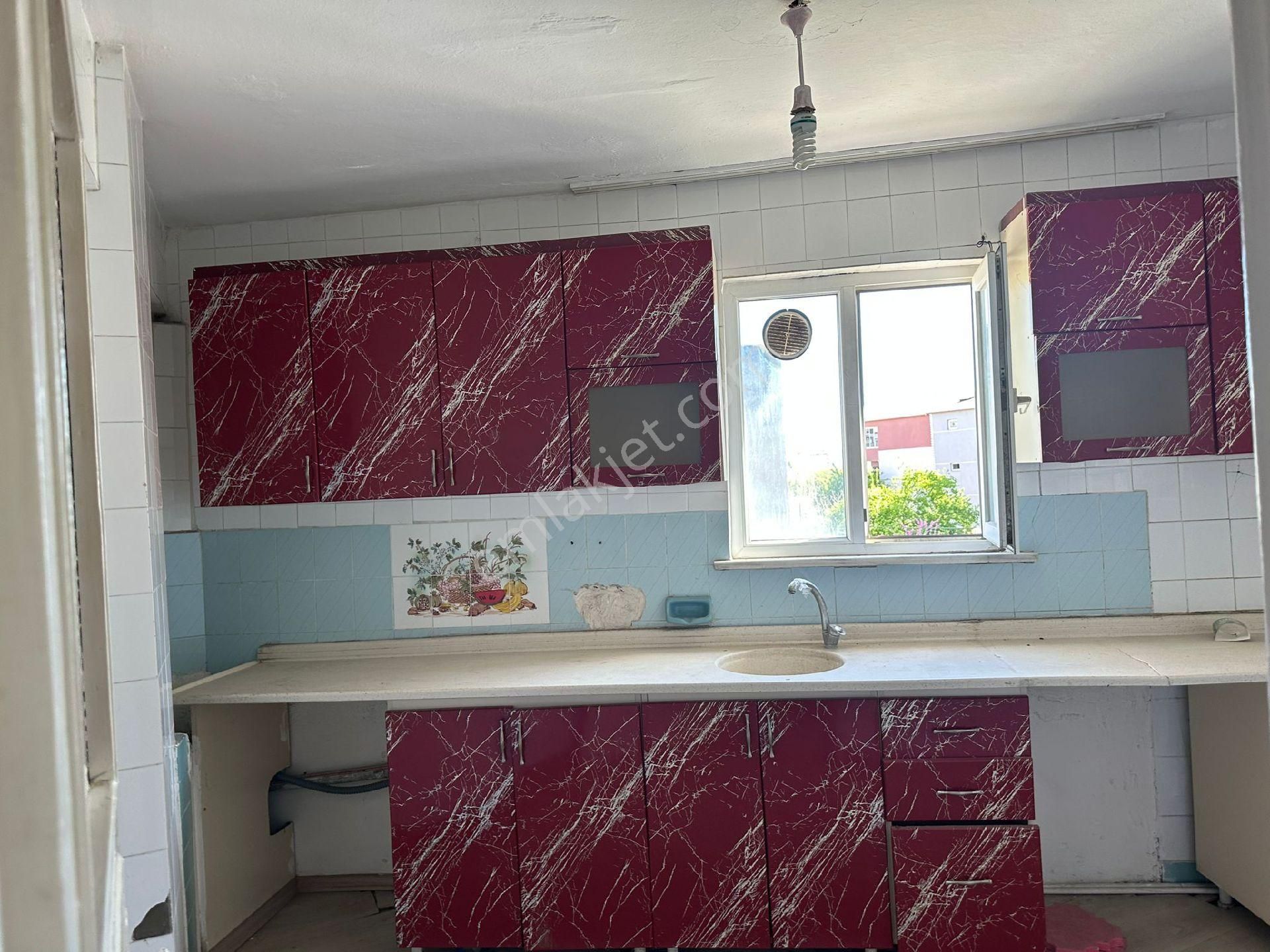 Çerkezköy Baglikta 3 Katlı Müstakil Evin Üçüncü Katı Satılık 3+1 Daire Kısa Süreli Ne 1850