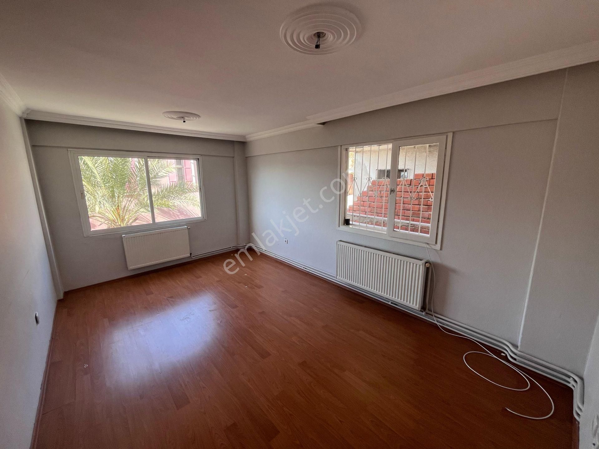 Bayraklı Mahallesı'nde Merkezi Lokasyon'da Kıralık 2+1 Daire