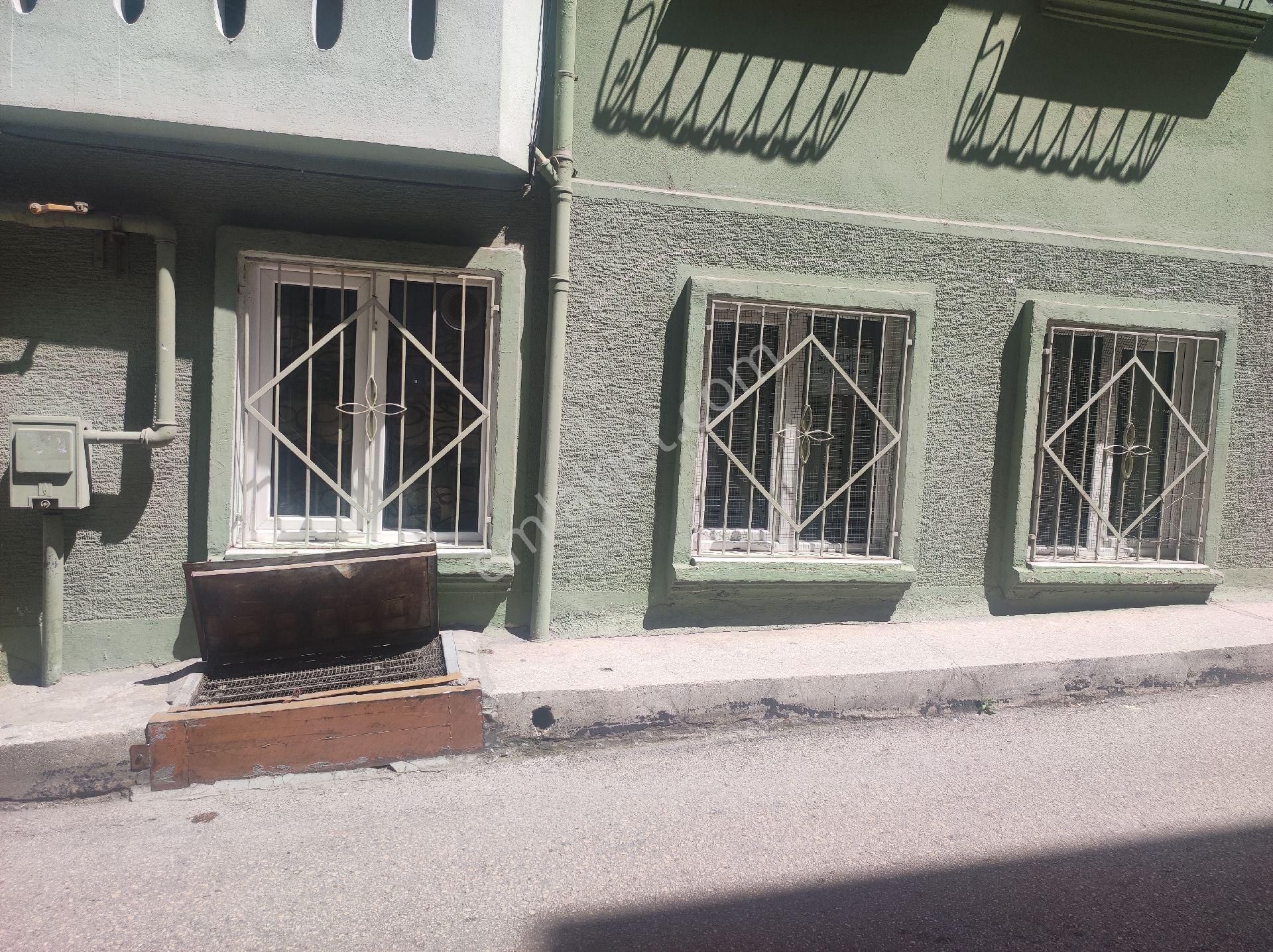 Satılık Ev , Bahçe Katı