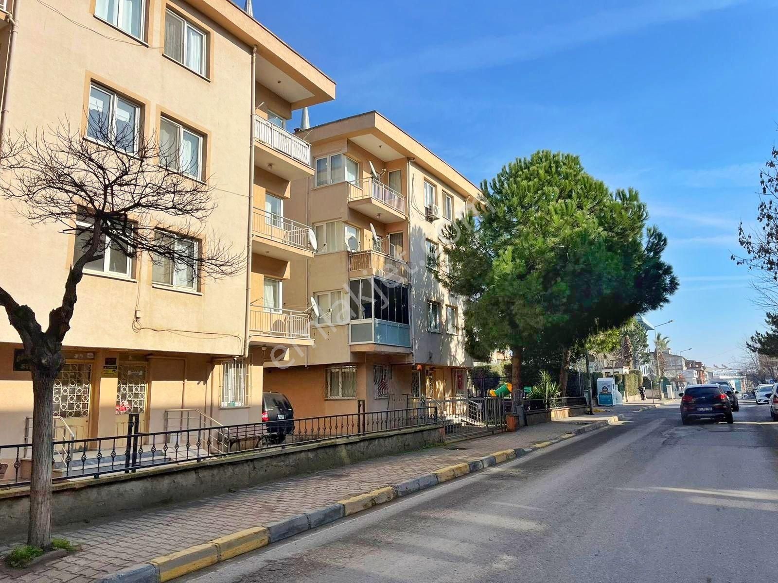 Kocaeli Darıcada 3+1 Arakat Ayrı Mutfak Mükemmel Konımda Acil Satılık Daire