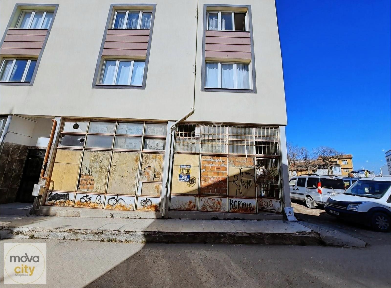 Kıbrıs Cad. Civarı Esnafevleri 8.sokakda 45 M2 Satılık Dükkan