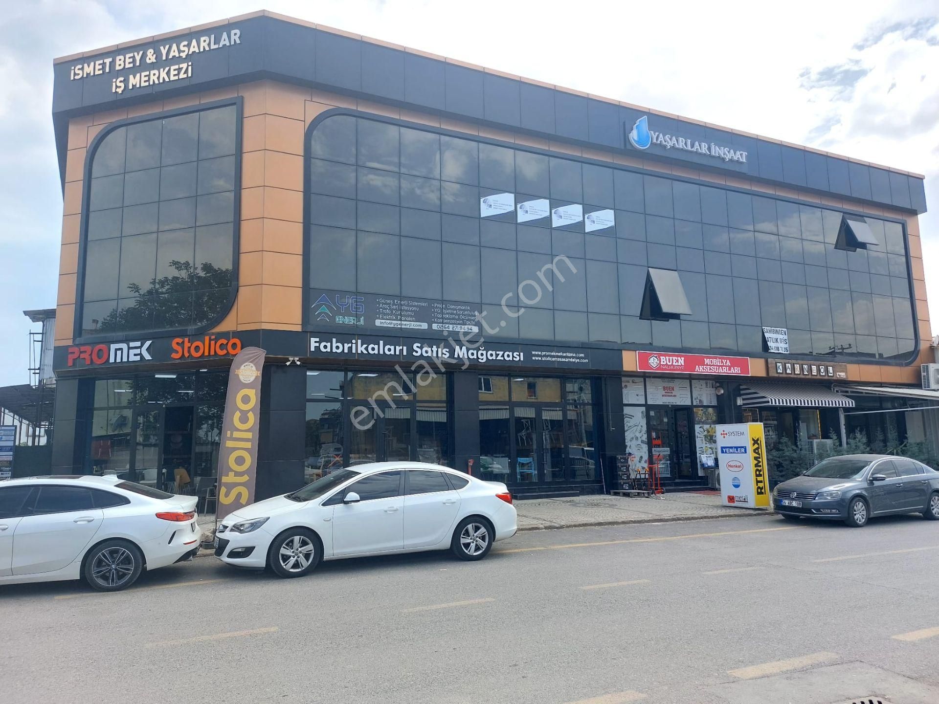 Serdivanda Ticaretin Merkezinde Satılık 100 M2 Fırsat Ofis