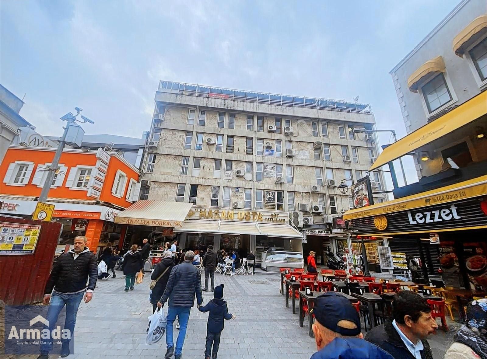 İzmir Kemeraltında Merkezi Konumda Satılık Ofis