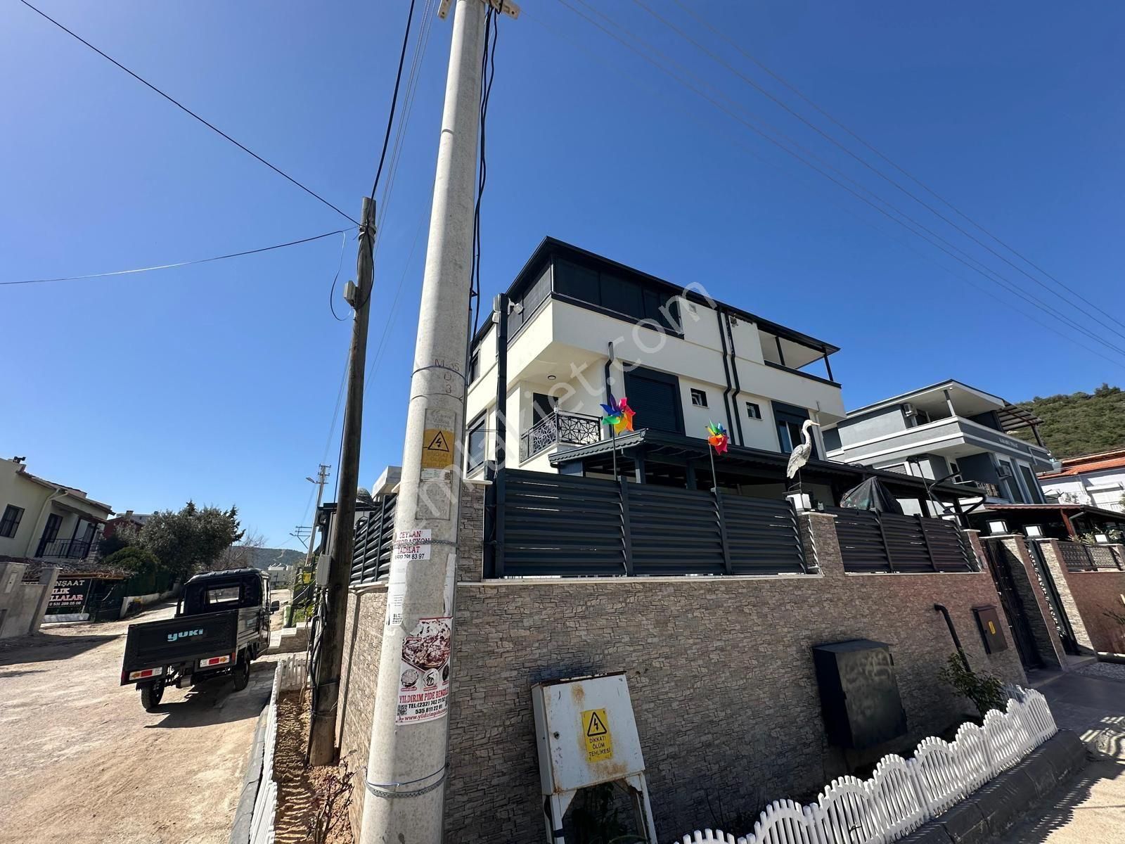 İzmir Seferihisar Doğanbey De Satılık 3+1 Yazlık Villa