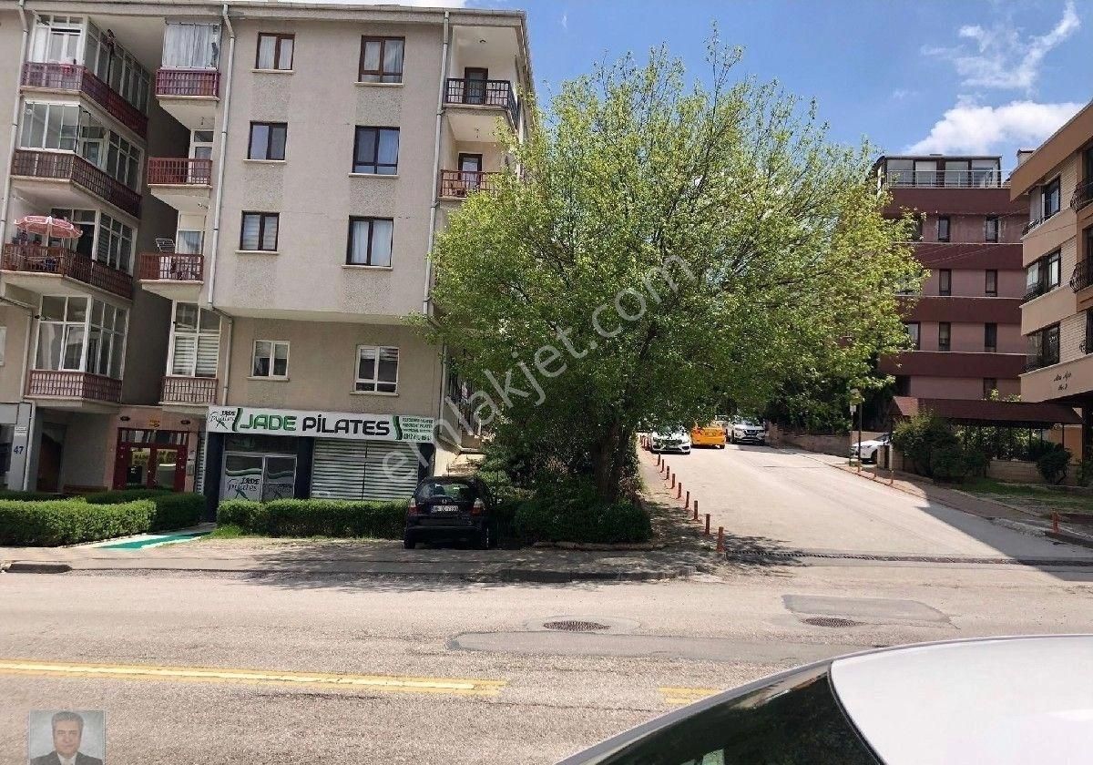 İlkbahar Mah.yıldız Sancak Adenauer Caddesinde Köşe Binada Satılık Dükkan