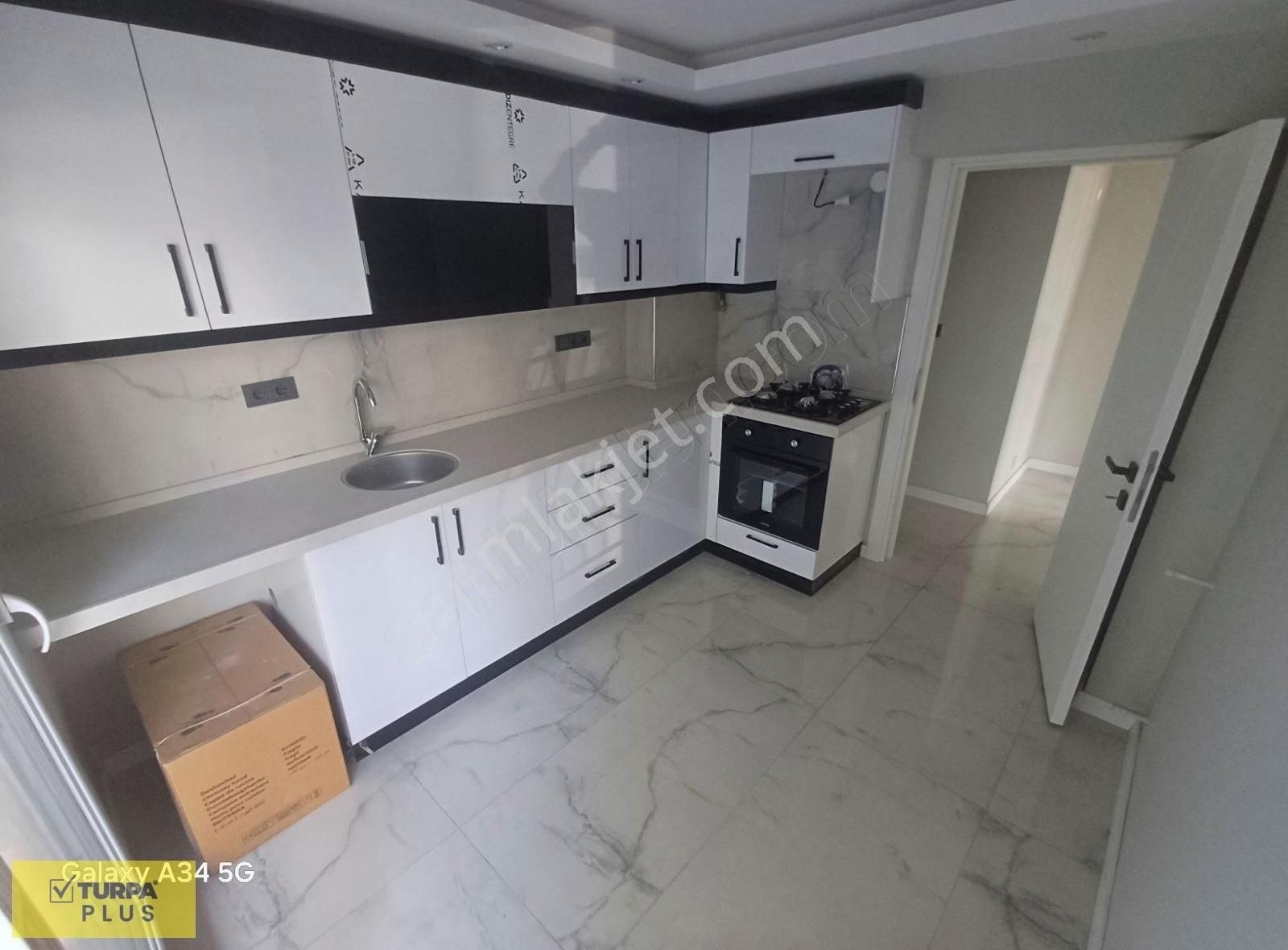 Esenyalı Mah Merkezi Konumda Full Yapılı Satılık Daire 3+1