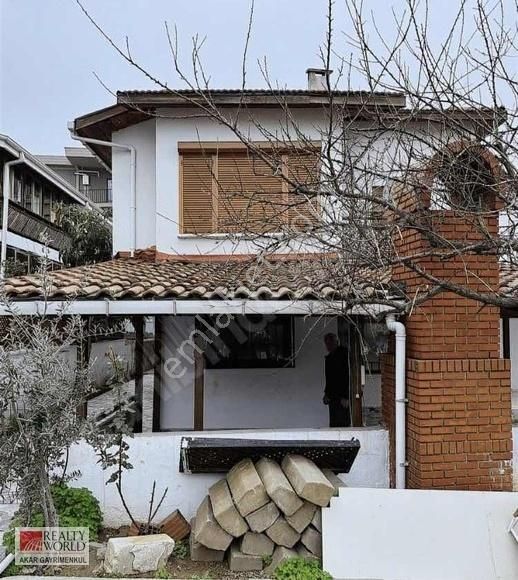 Tekırdag Cumhurıyet Mahallesı Havuzlu Satılık Vılla