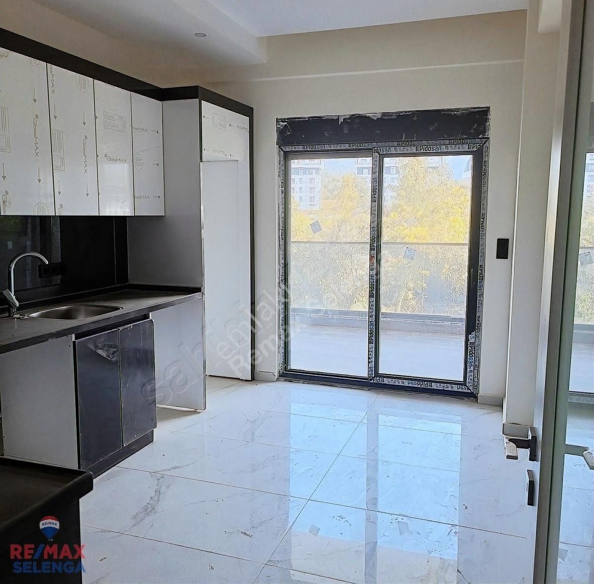 Alanya Oba'da Sıfır 2+1 Ayrı Mutfak Kiralık