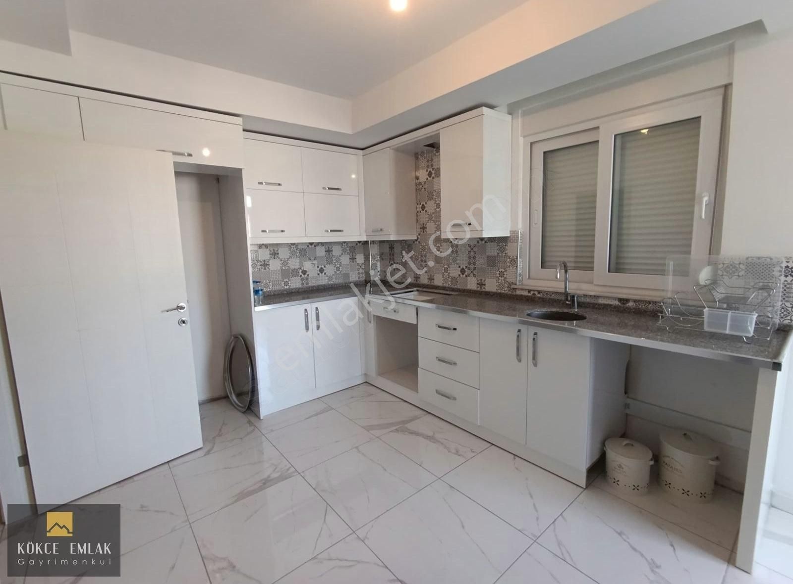 Kiralık 3+1 Ayarında 2+1 125 M2 Daire 7 Yaşında