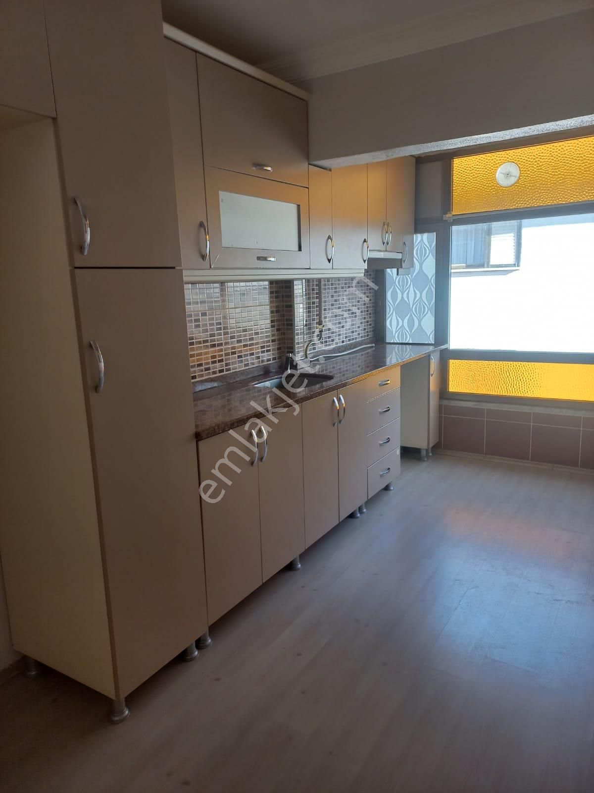 Ekşioğlu 'dan Tekirdağ Süleymanpaşa 100 Yıl Mahallesinde Kiralık Daire 3+1