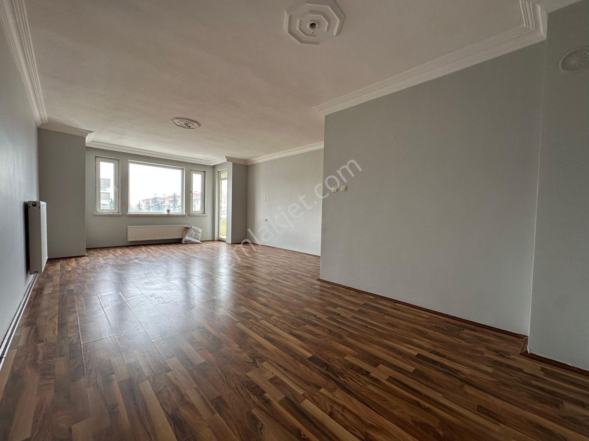 Eryaman Yavuz Selim Mahallesi'nde Site İçerisinde Masrafsız 3+1