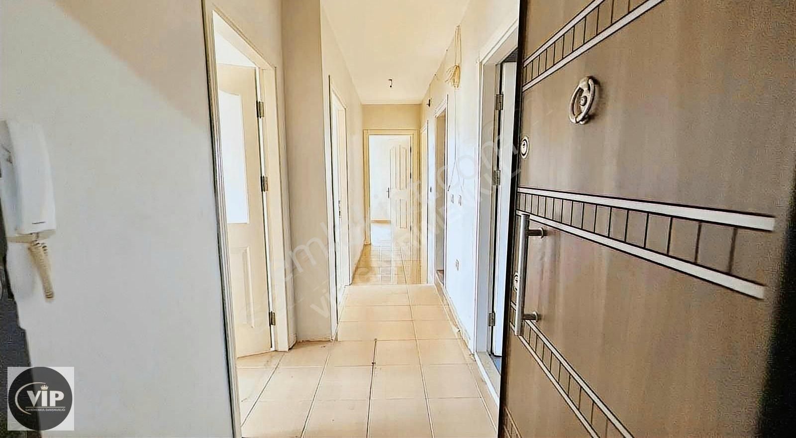 Vip Gayrimenkulden Menemende Site İçi Satılık Boş Arakat Daire