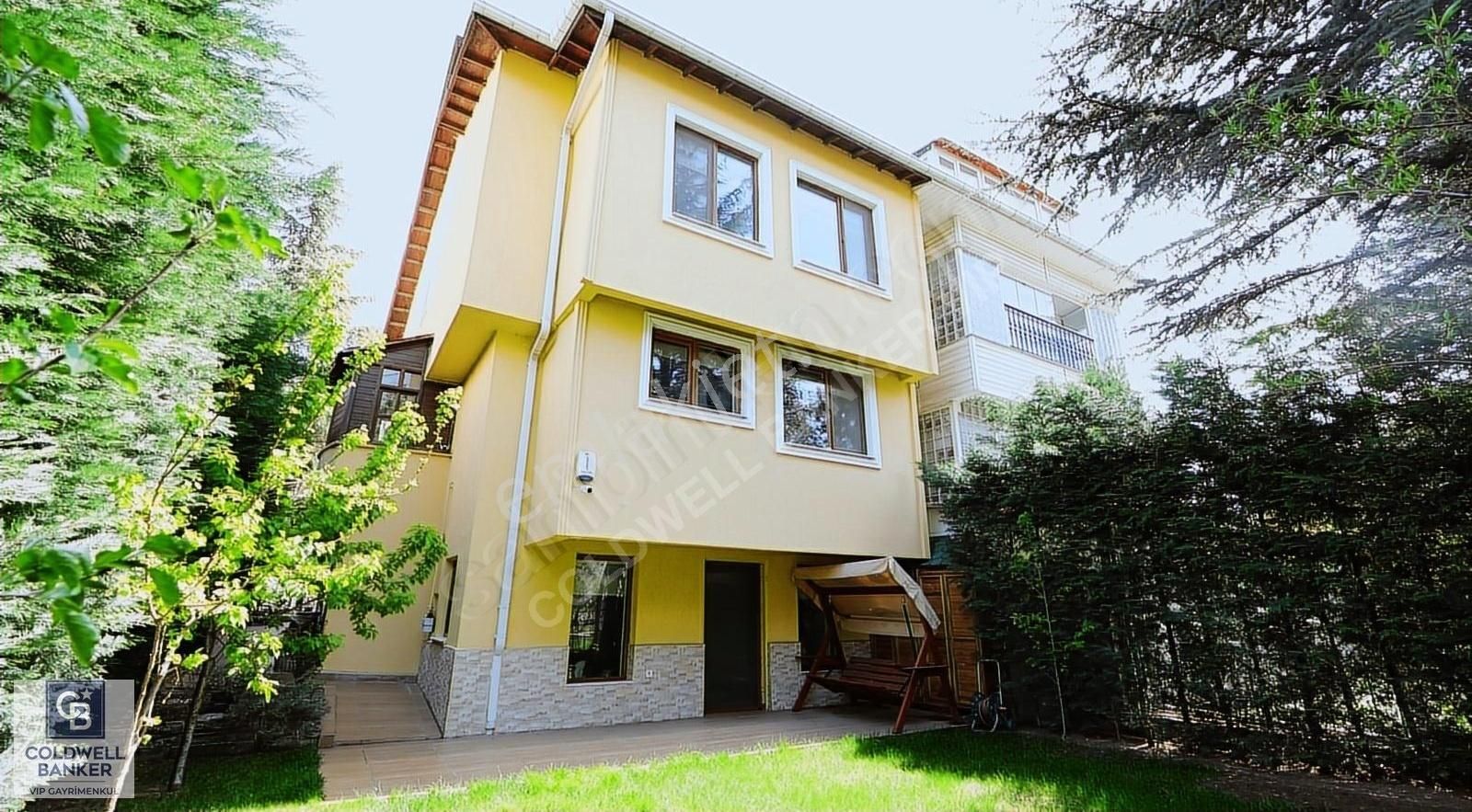 Beysukent'in Kalbinde, Park Manzaralı, Bakımlı Satılık Villa!