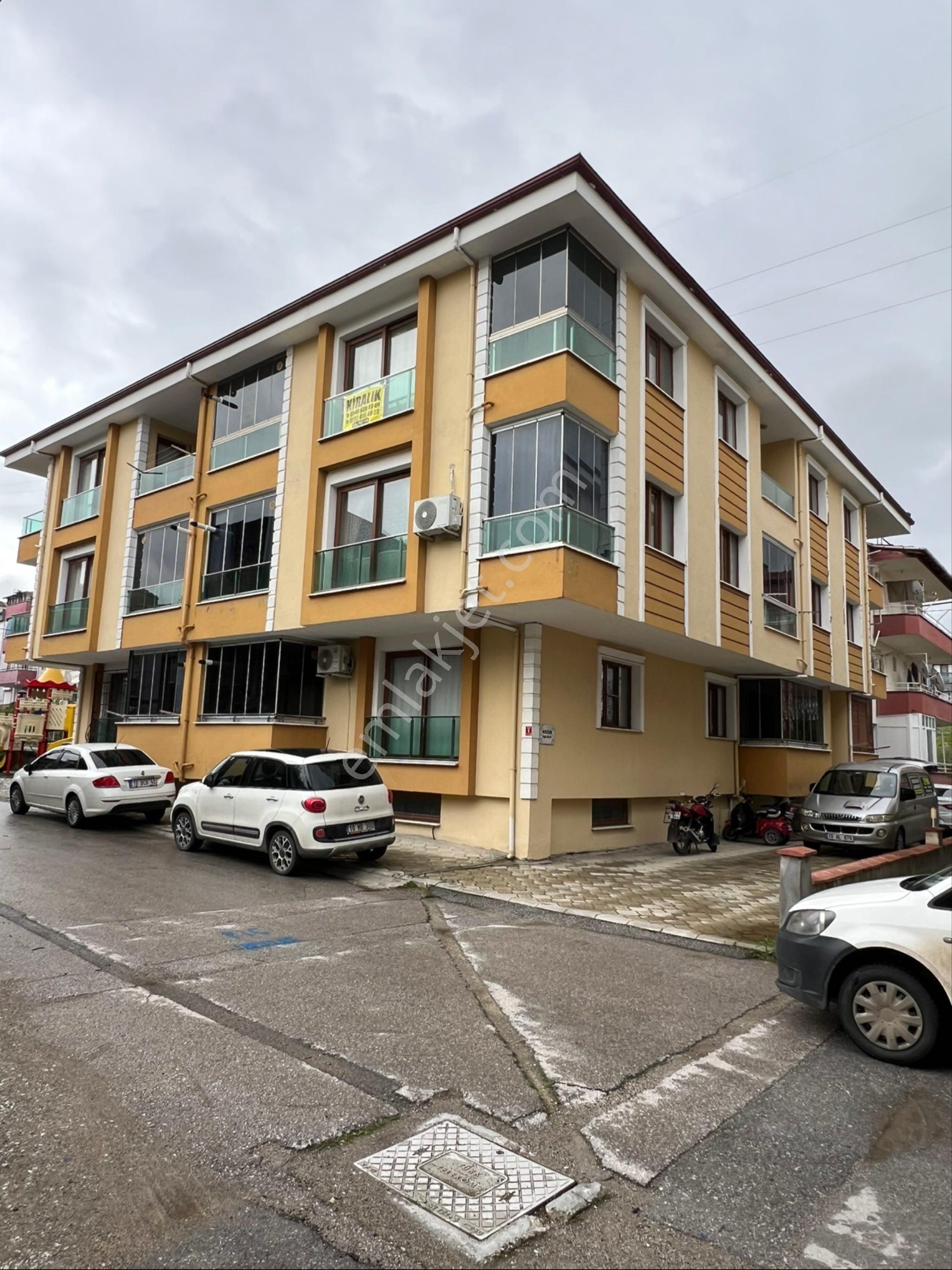 Kuvai Milliye Mahallesi Kiralık 3+1 Ebeveyn Banyolu Lüks Daire