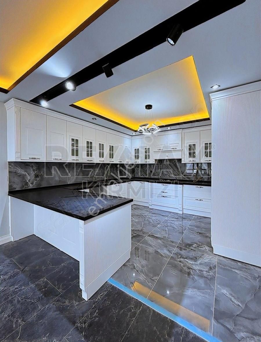 Re/max Kırmızı'dan Erzurum Yıldızkent Satılık 5+1 Daire