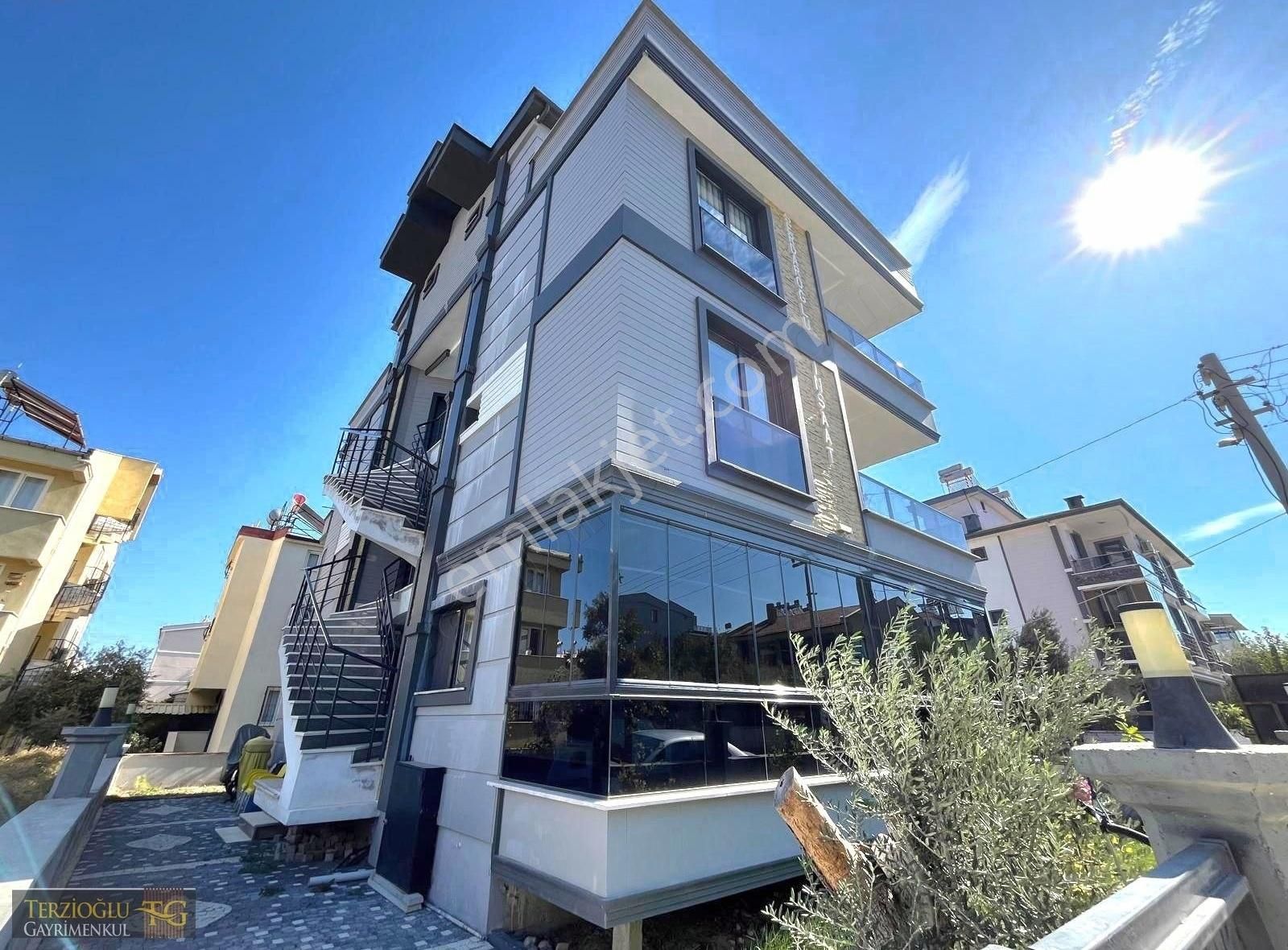 Terzioğlu'ndan Güre Akçay Arası Köşe Konum 2+1 Deluxe Kat Dublex