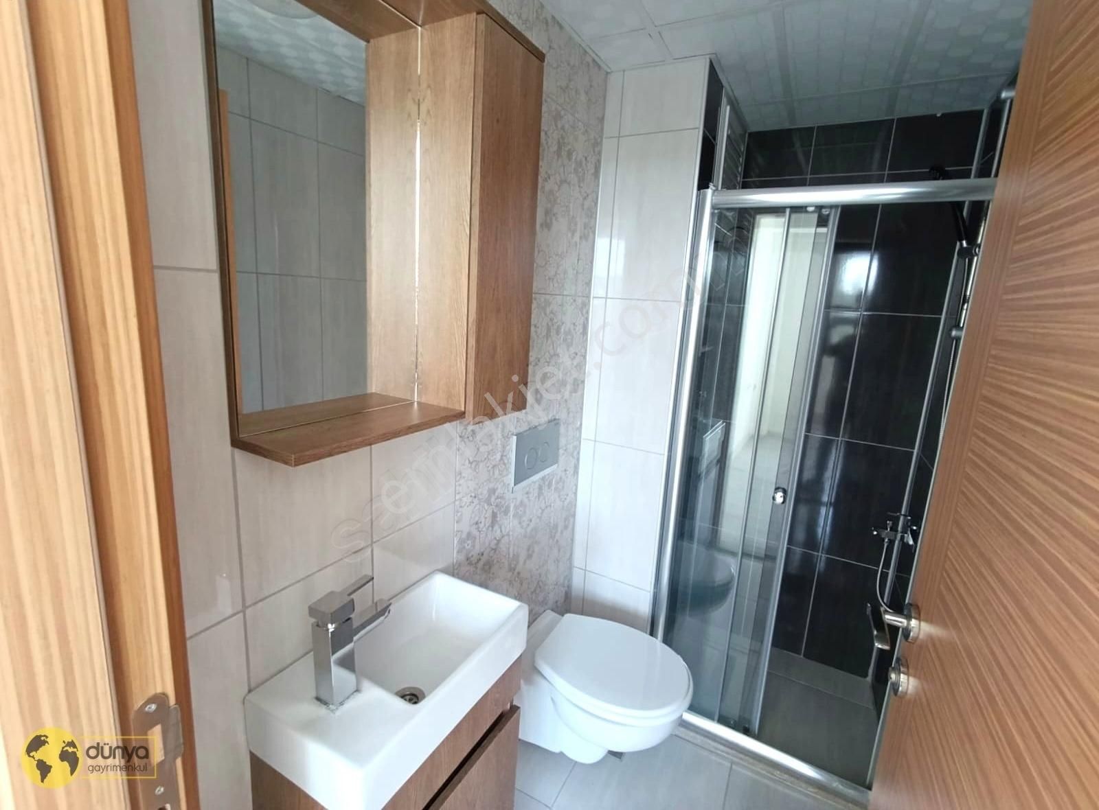 Dünya Gayrimenkul'den, Site İçerisinde, 2+1 Satılık Daire