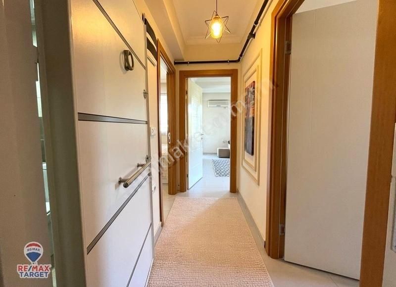 İzmir Foça'da 2+1 Eşyalı Kiralık Daire