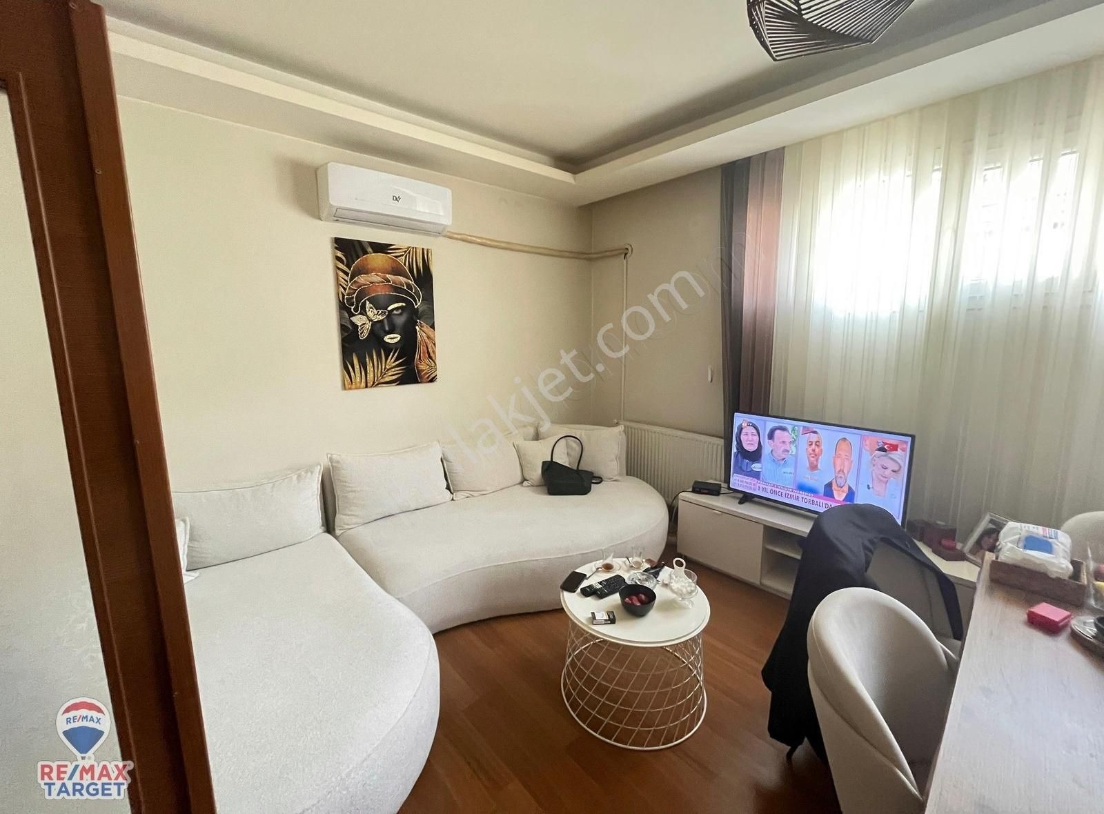 Çiğli Çarşı Yakını Yeni Bina E.banyolu 2+1 Satılık Daire
