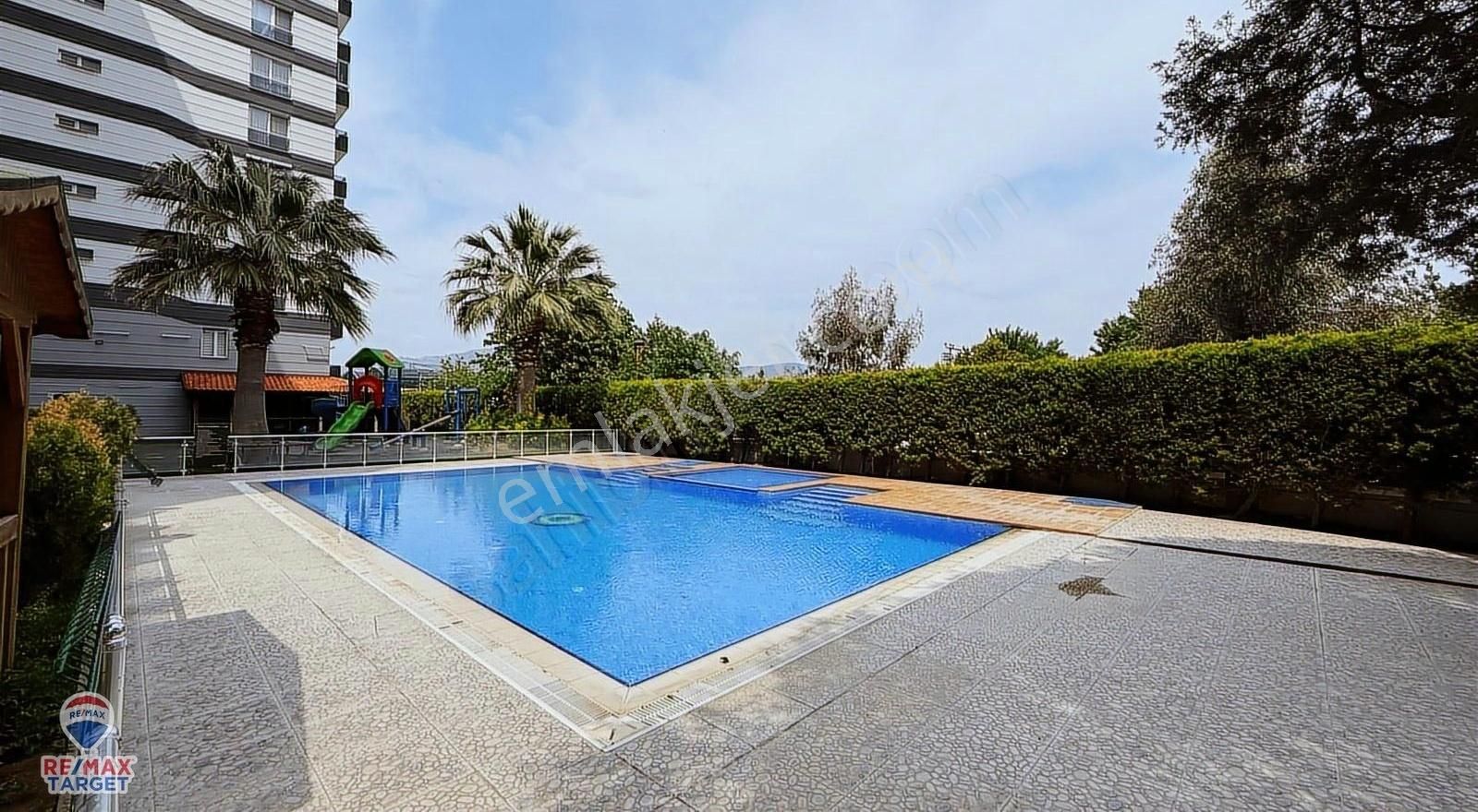 Martı Residancede Kiralık 3+1 Havuzlu Site İçerisinde Daire