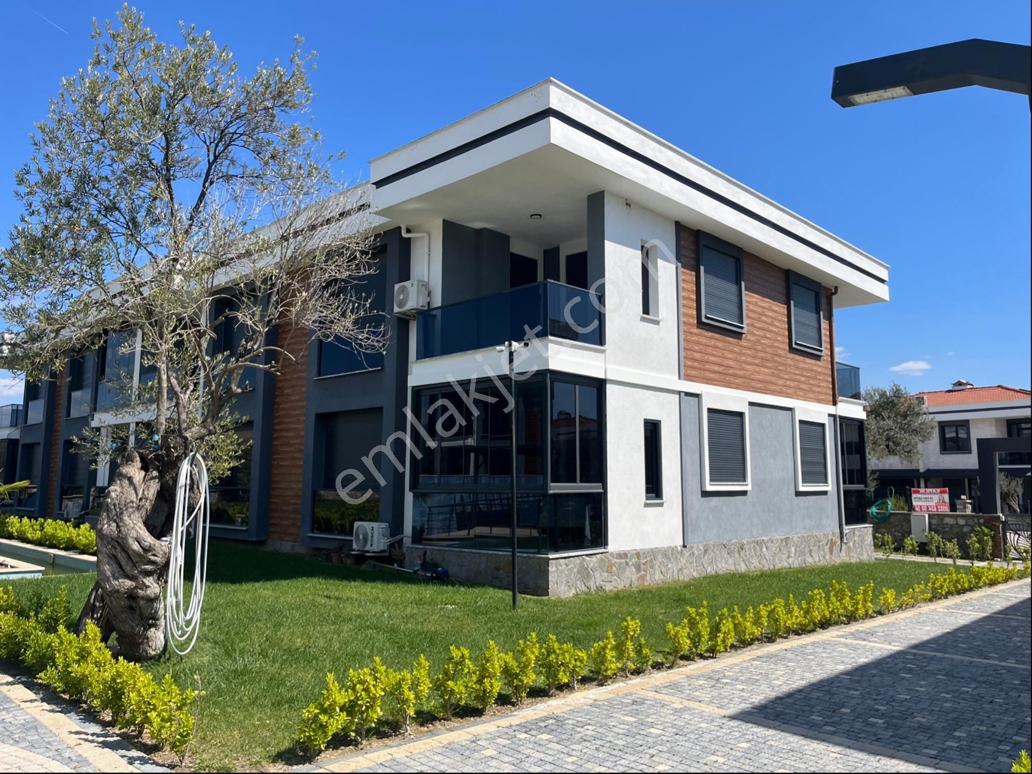 Güre Sahilde 2+1 Havuzlu Site İçerisinde Muhteşem Daire
