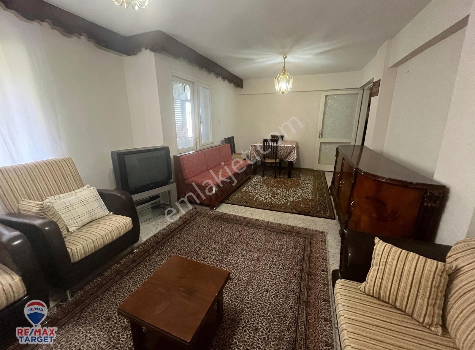 Evka-2'de Çift Cepheli Geniş Site İçi Satılık 3+1 Daire